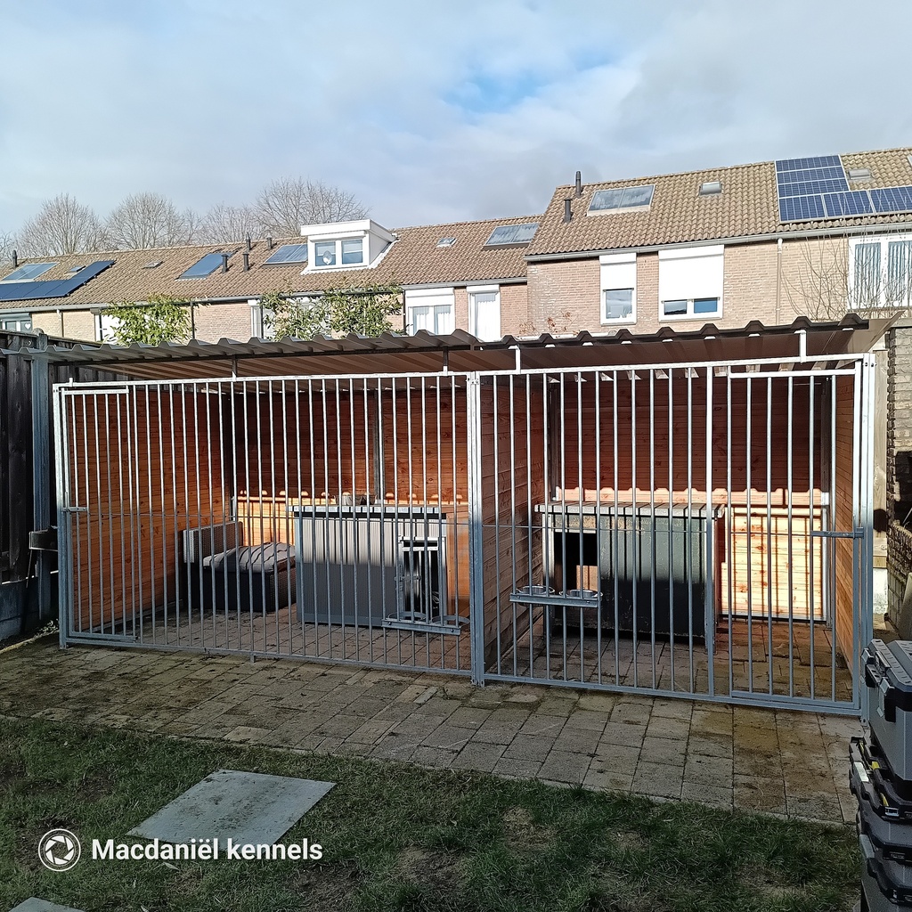 Douglas hout hondenkennel dubbel 2 X 2m en 2 X 3m compleet met dak