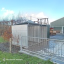Geheel dicht damwand hondenkennel dubbel 2 X 2m compleet met dak