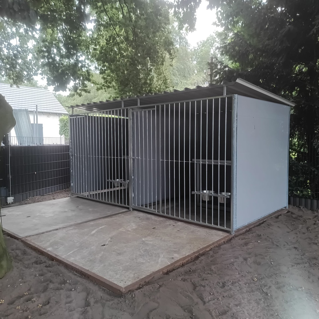 Kunststof hondenkennel dubbel 2 X 2m compleet met dak