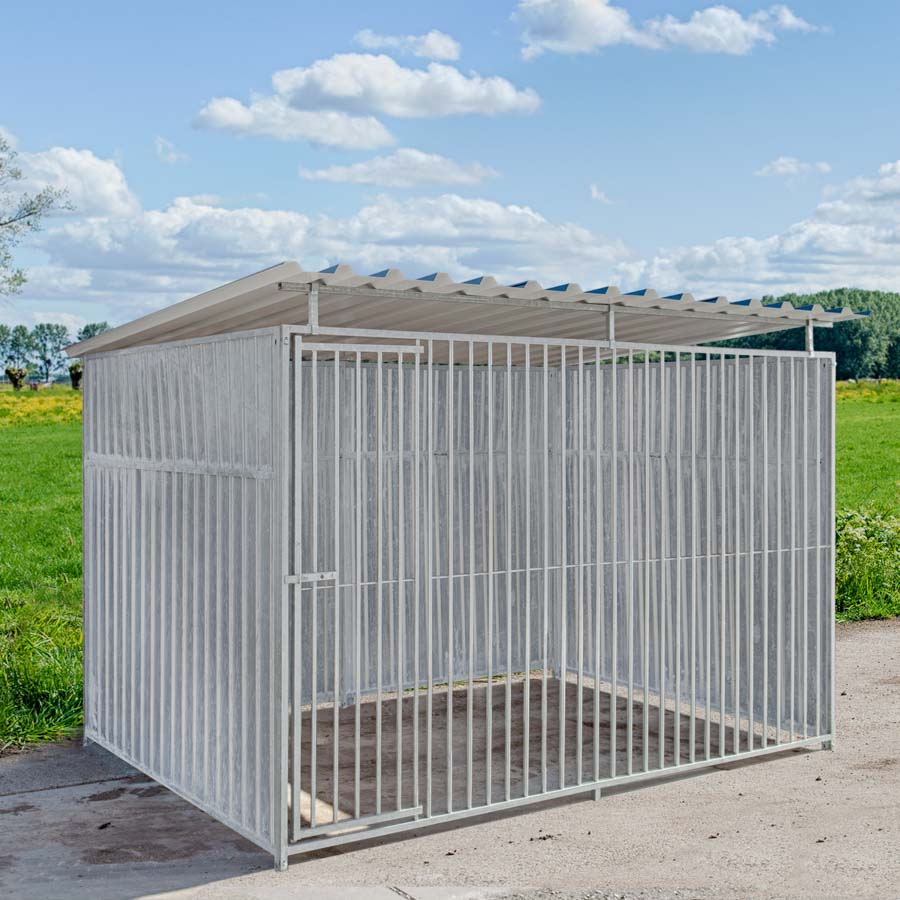 geheel dicht damwand hondenkennel 3 X 1,5m compleet met dak