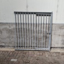 1,5m deur rechts, spijlen 8cm, gebruikt