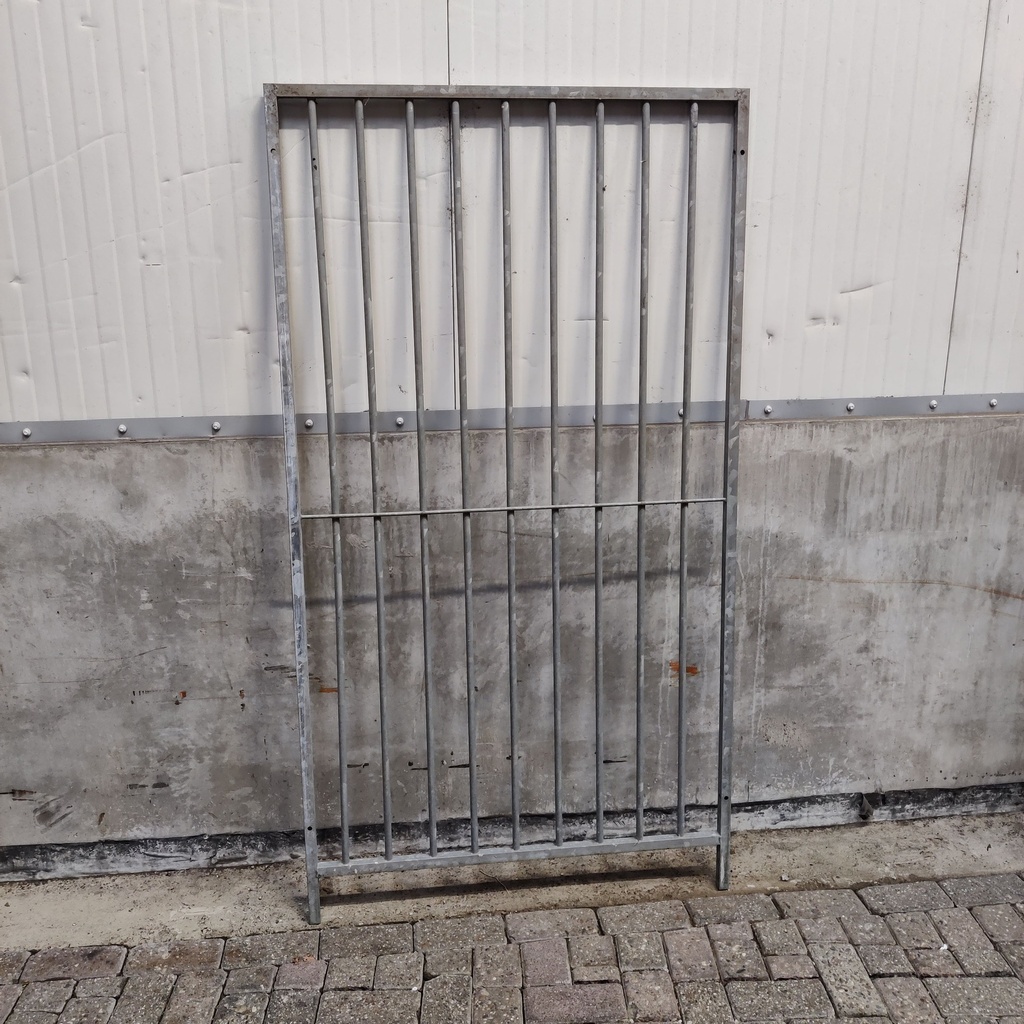 1m spijlen 8cm, gebruikt
