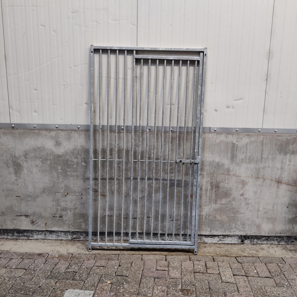 1m deur rechts spijlen 5cm, gebruikt  