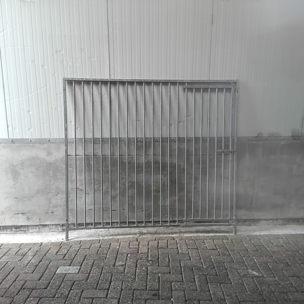 2m deur rechts spijlen 8cm, gebruikt