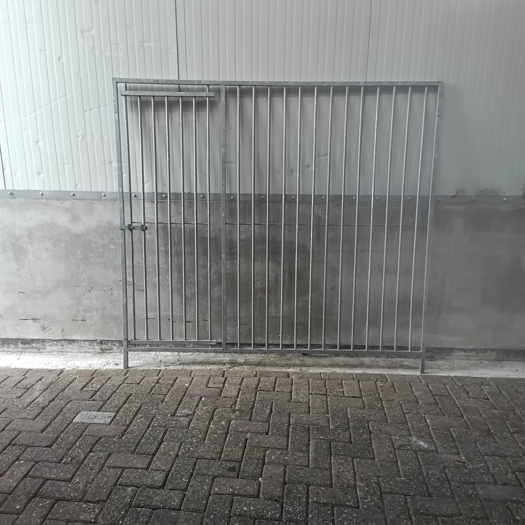 2m deur links spijlen 8cm, gebruikt