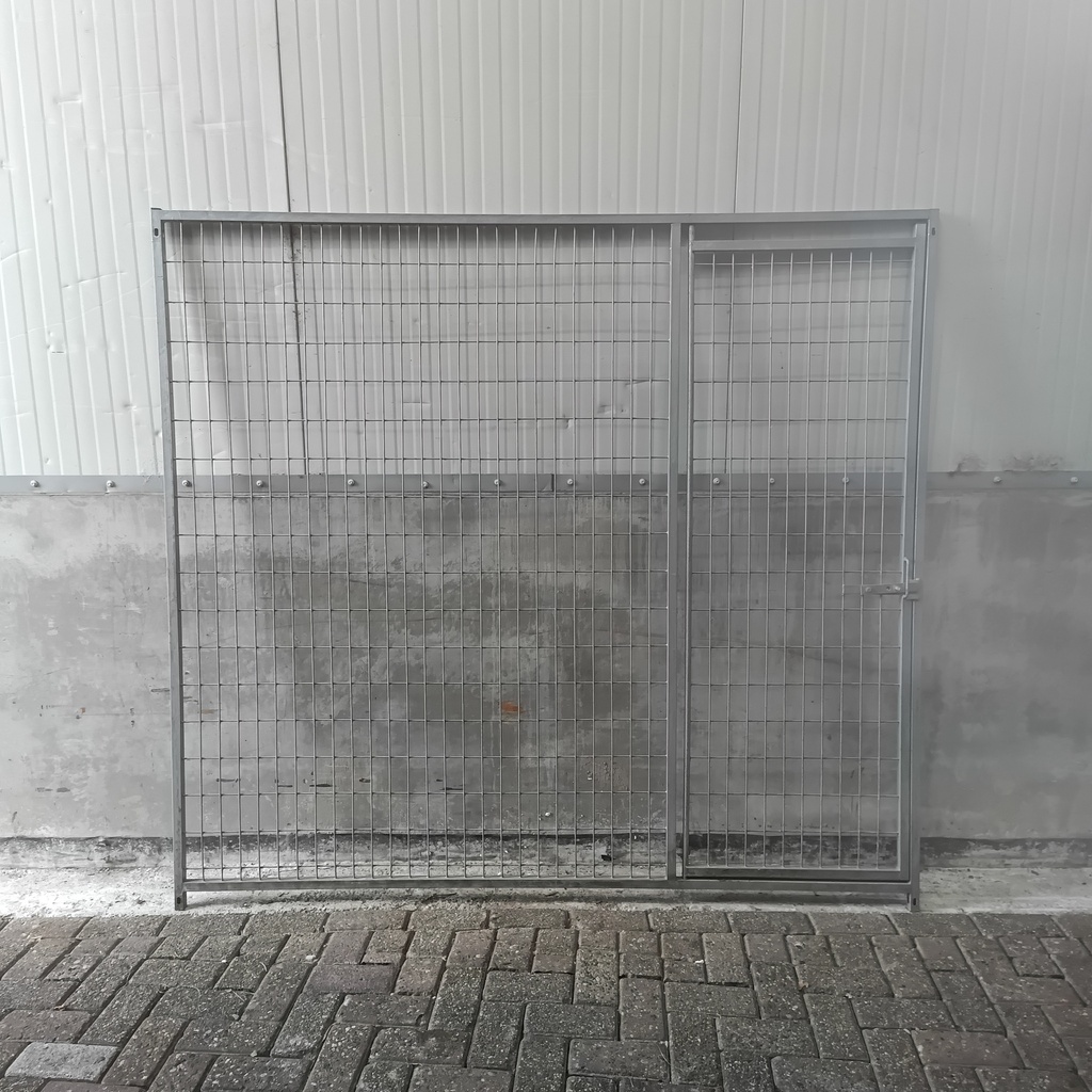 2m deur rechts gaas 5x10cm, gebruikt