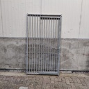 1m deur rechts spijlen 5cm, gebruikt  