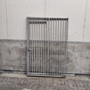 1,21m deur rechts spijlen 5cm, gebruikt
